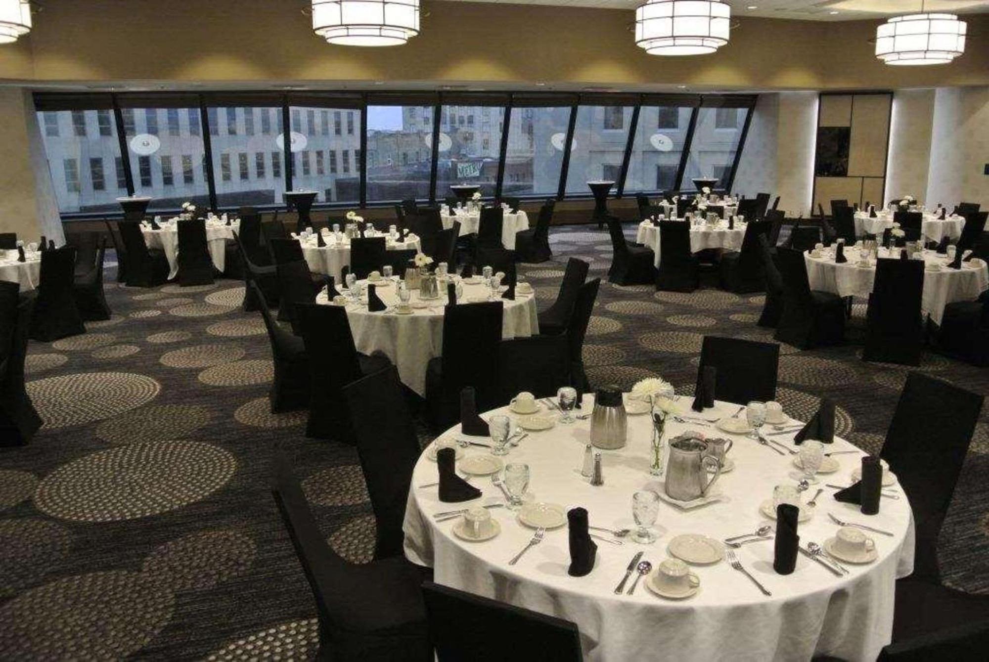 Radisson Blu Fargo Hotel Bagian luar foto