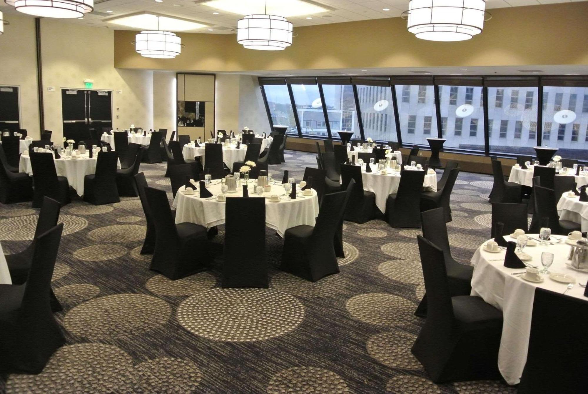 Radisson Blu Fargo Hotel Bagian luar foto