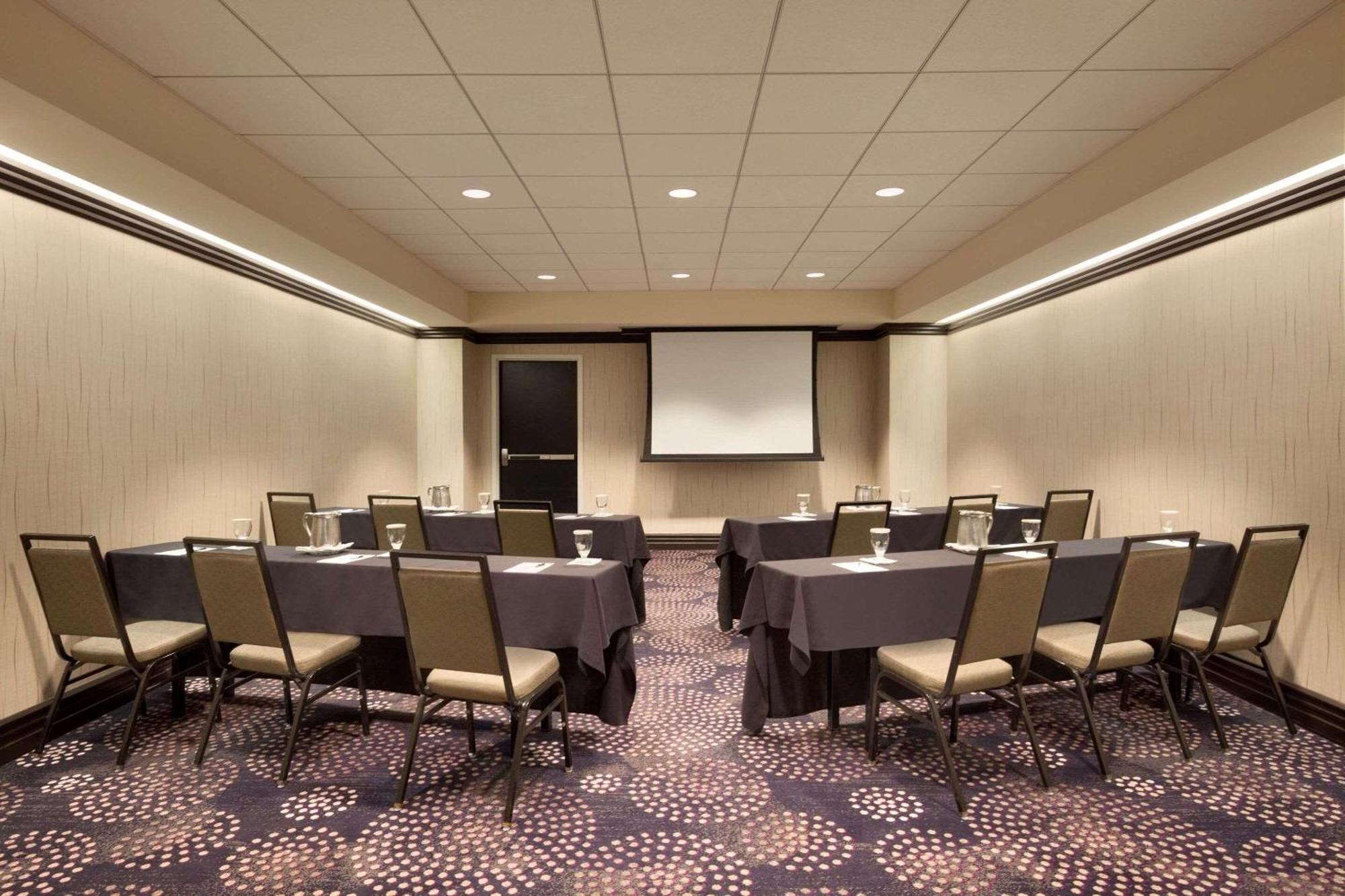 Radisson Blu Fargo Hotel Bagian luar foto